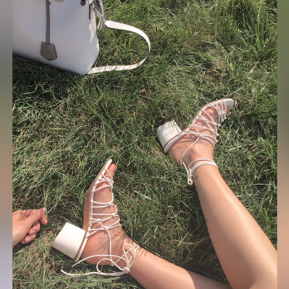 Chloe CH26511 Lace Up Fiesso Natural Beige Off white Sandals Italian 38.5 US 8